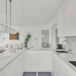 Polo Apartments, Jacaranda 8 アパート