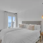 Polo Apartments, Jacaranda 8 *