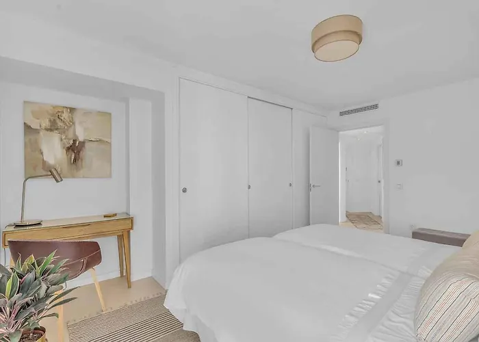 Polo Apartments, Jacaranda 8 דירה *